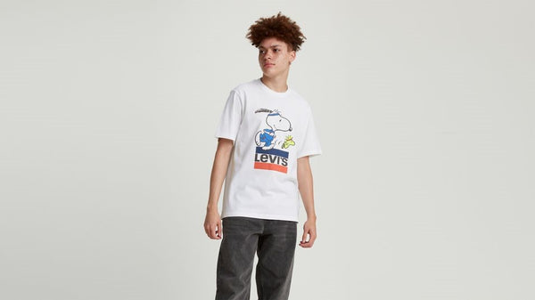 16143-0080 Levi's Premium SS Relaxed Fit Logo Torch Snoopy Tee